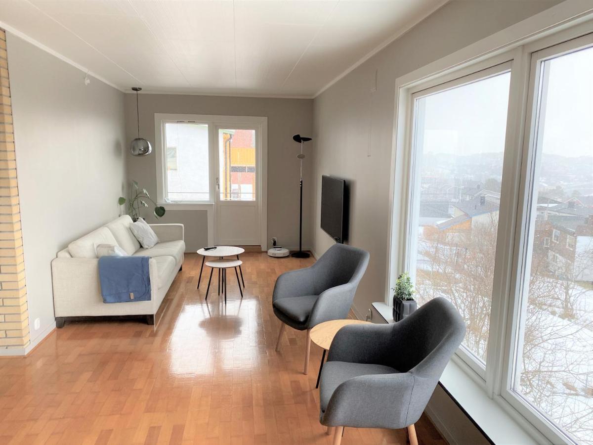 Big House, Free Parking, Wifi, 3 Bedrooms Holiday home Narvik